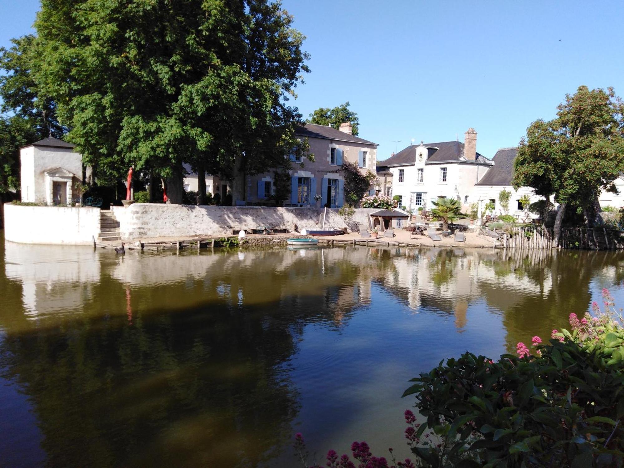 Les Douves Bed & Breakfast Onzain Exterior photo