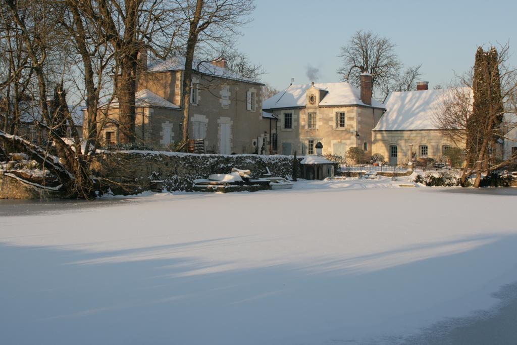 Les Douves Bed & Breakfast Onzain Exterior photo