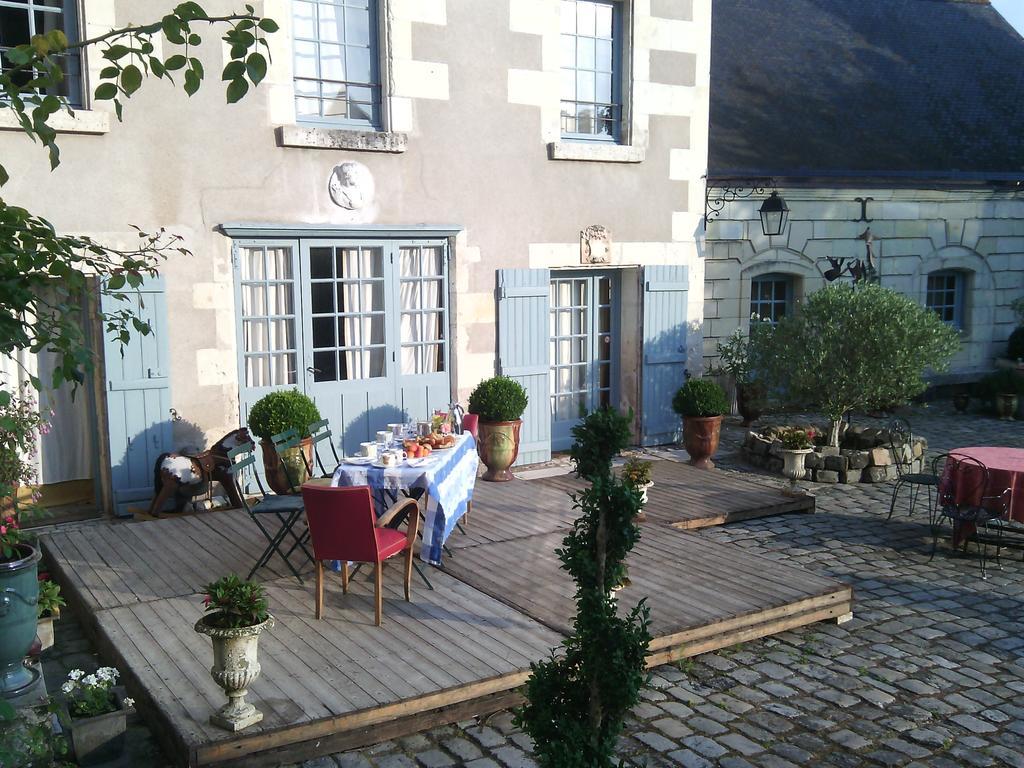 Les Douves Bed & Breakfast Onzain Exterior photo